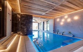 Chalet Menor - Hometown Experience
